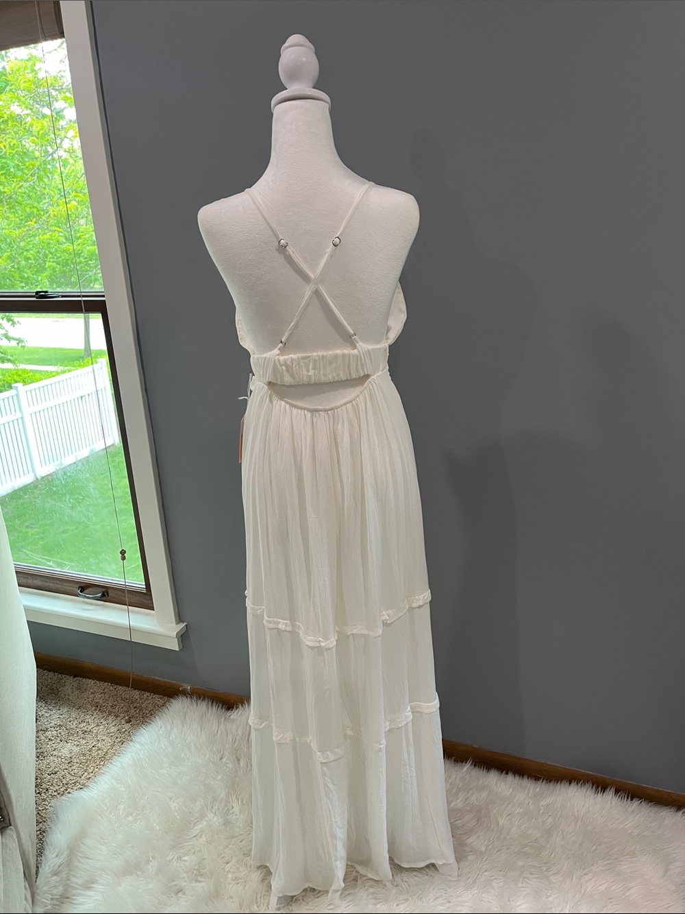 Bohemian White Maxi Dress with Tiered Ruffles - Picture 3 of 9